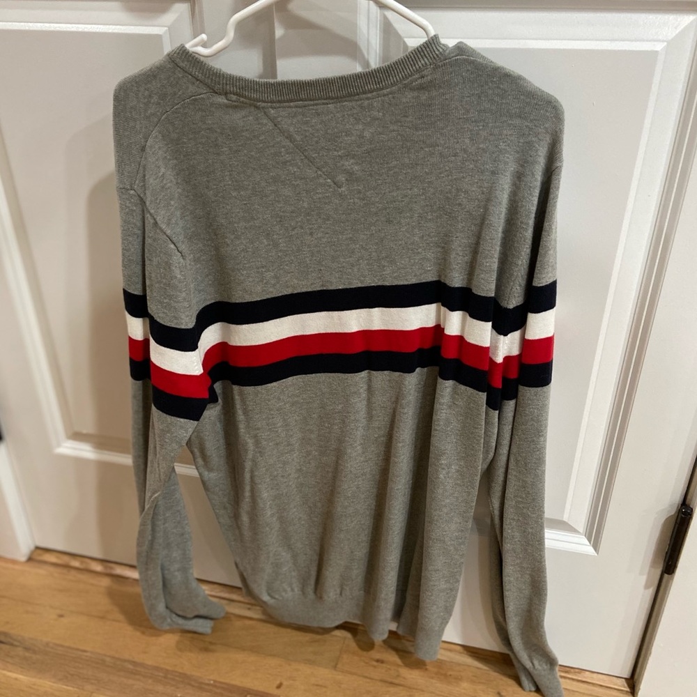 Tommy Sweater ๐ฅ๐ฅ - Picture 3 of 3